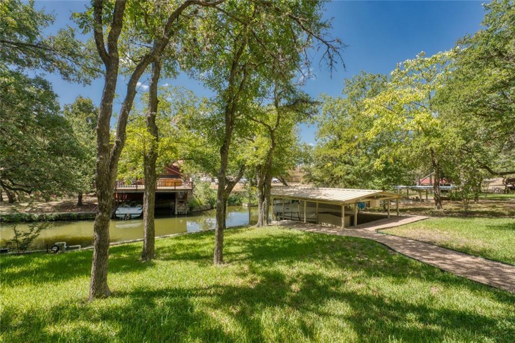 1943 Glencove DR