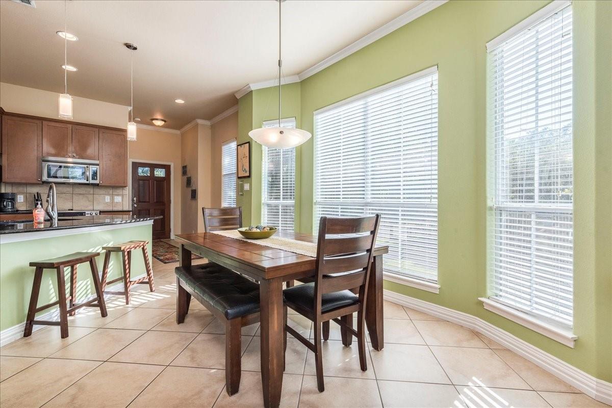 1943 Glencove DR