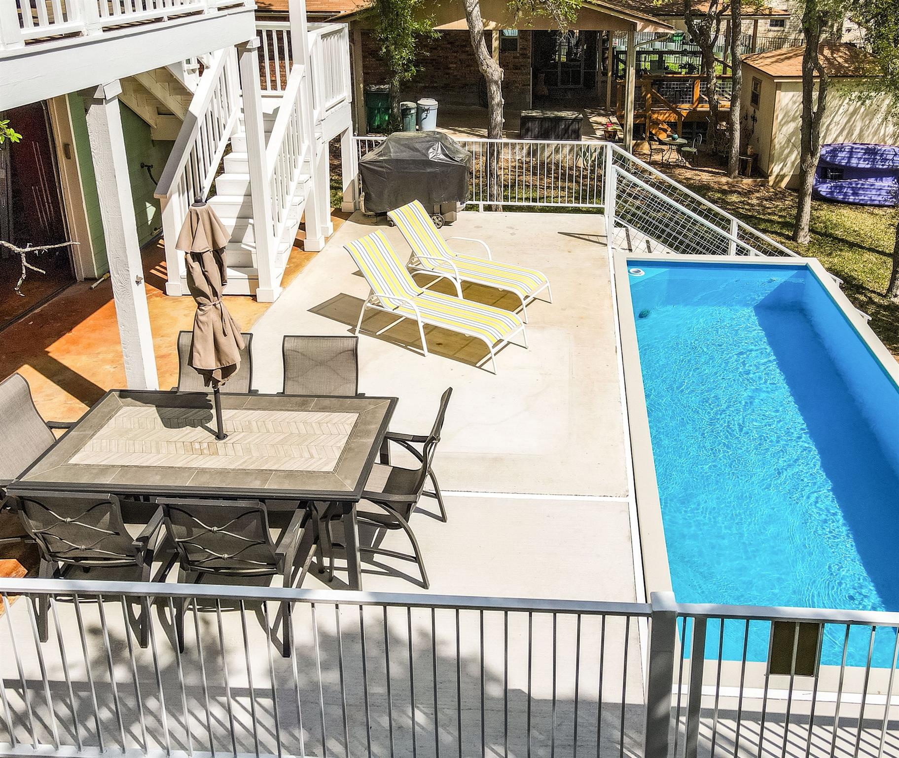 1943 Glencove DR