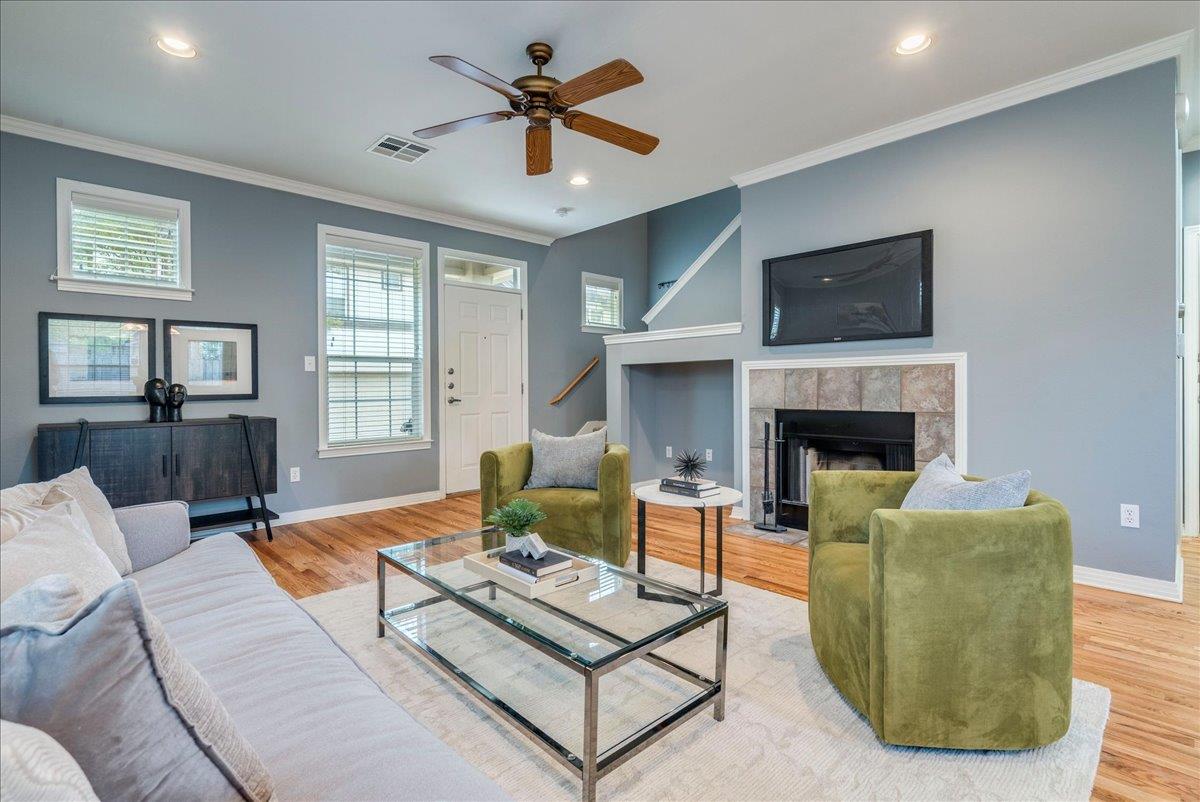 2115 Bluebonnet Ln 4A LN # A Unit: 4-A