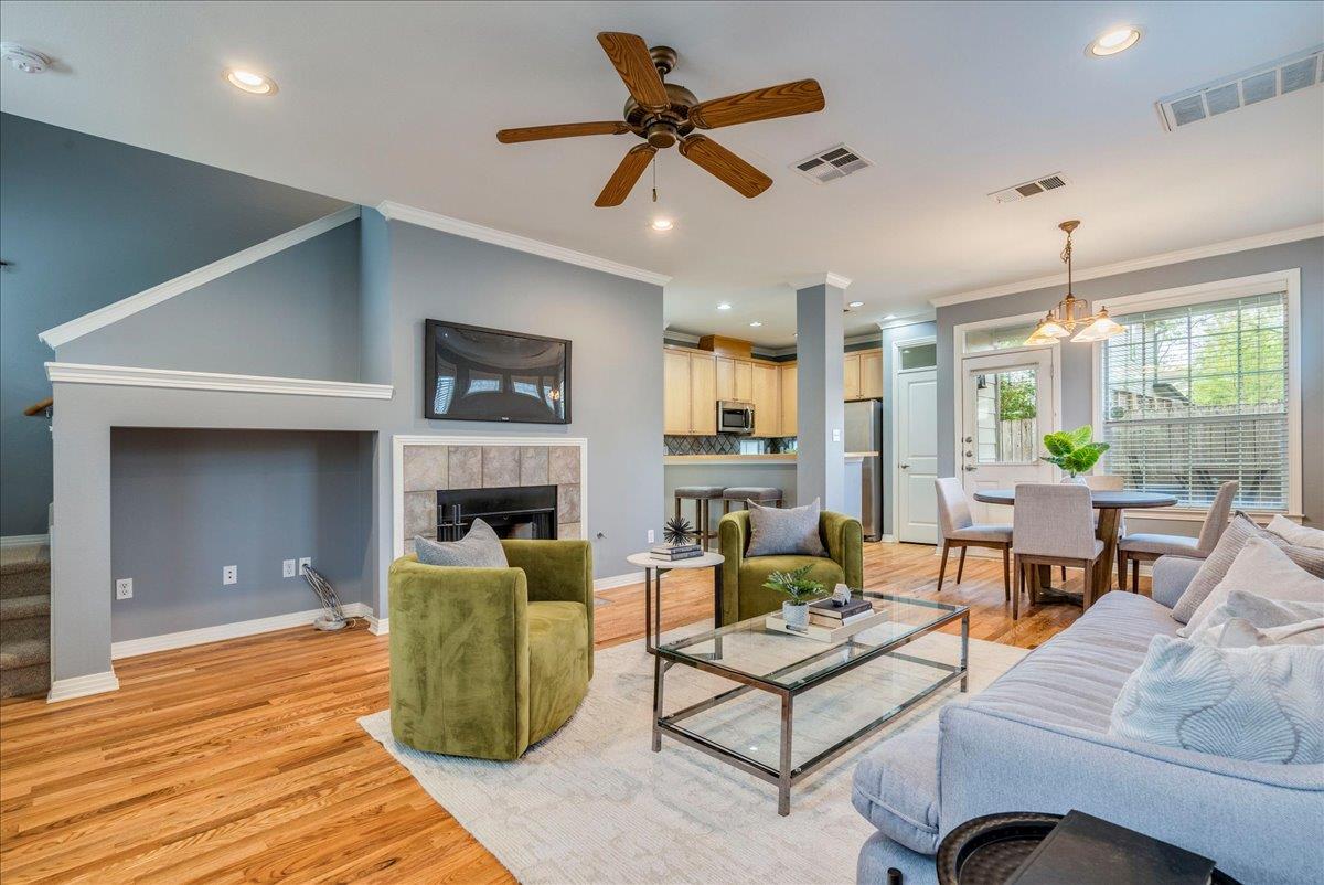 2115 Bluebonnet Ln 4A LN # A Unit: 4-A