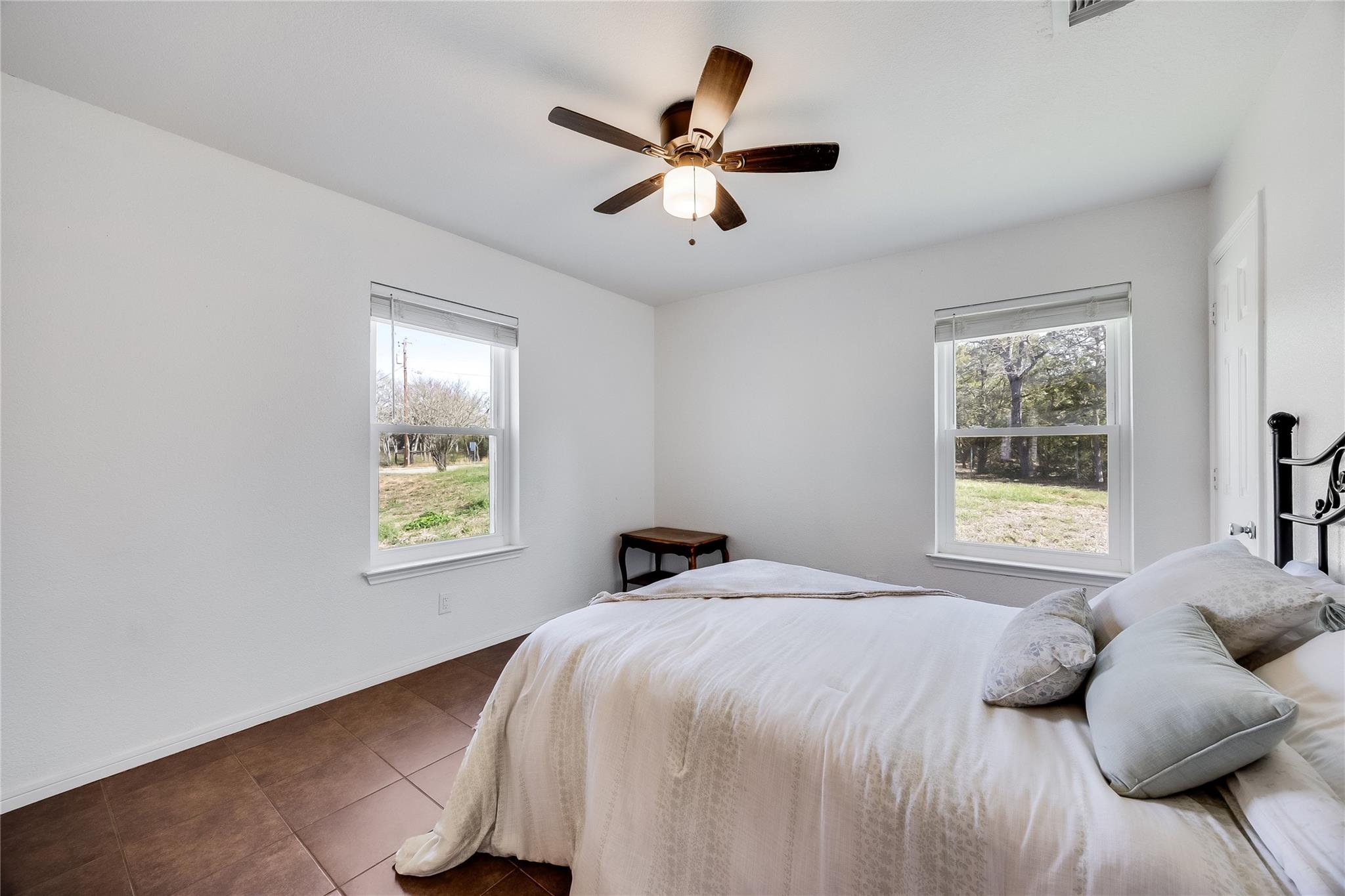 137 W Oak DR