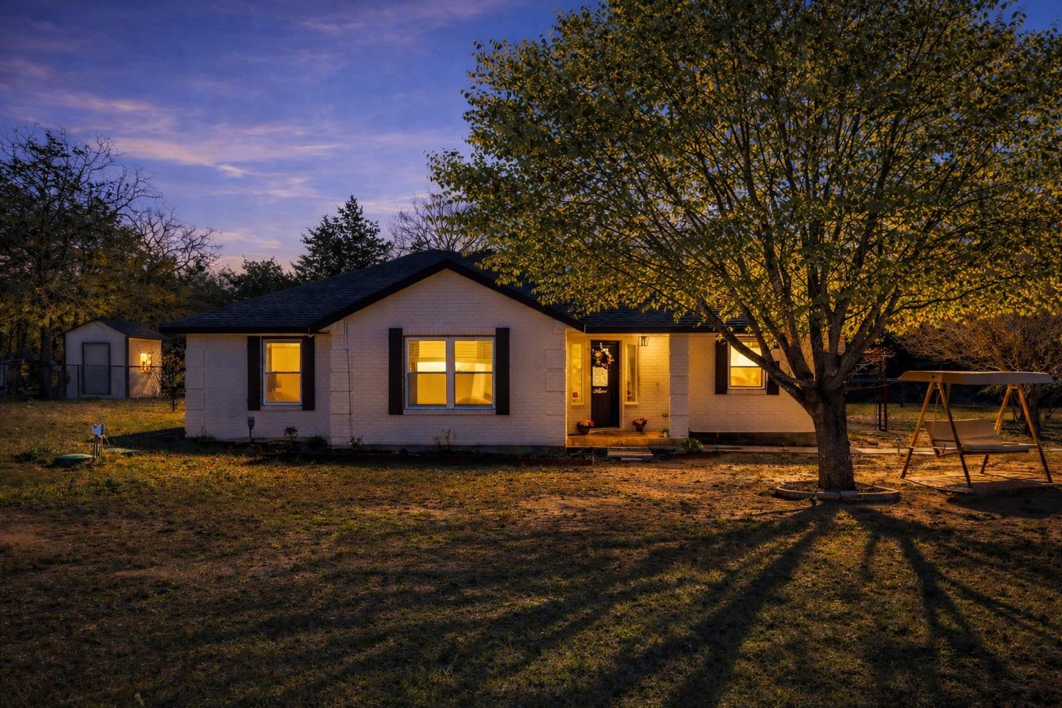 137 W Oak DR