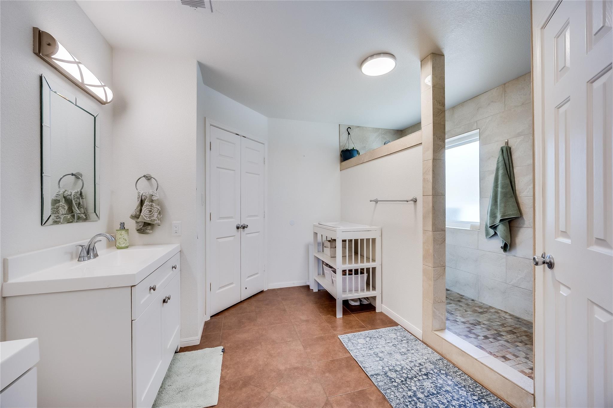 137 W Oak DR