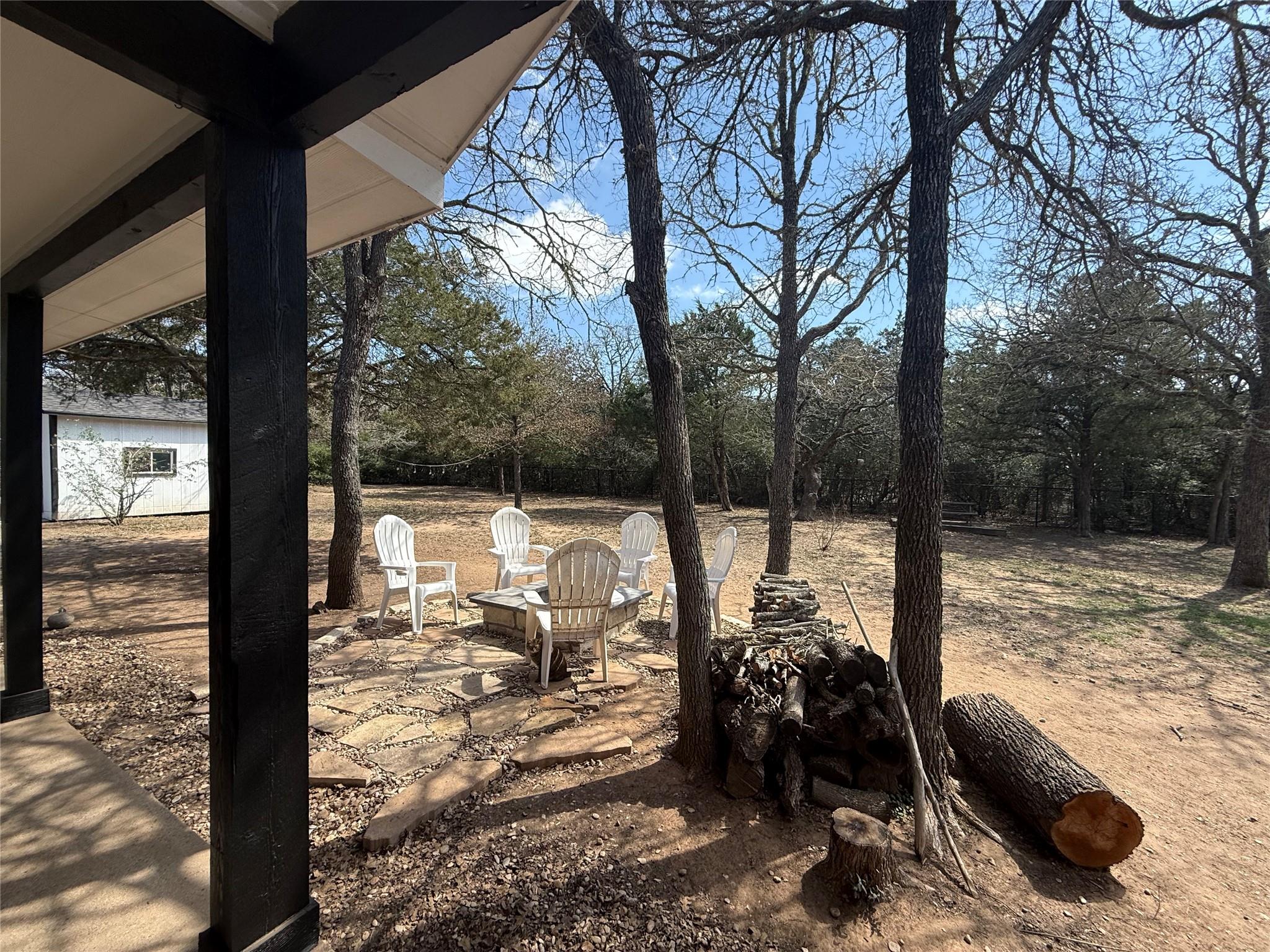 137 W Oak DR