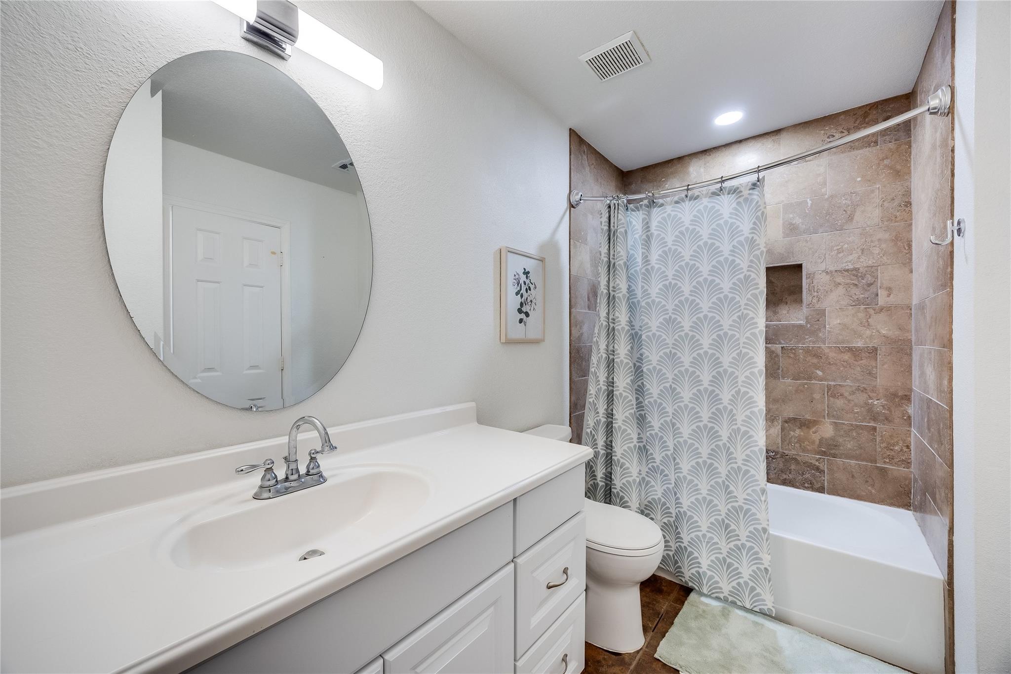 137 W Oak DR