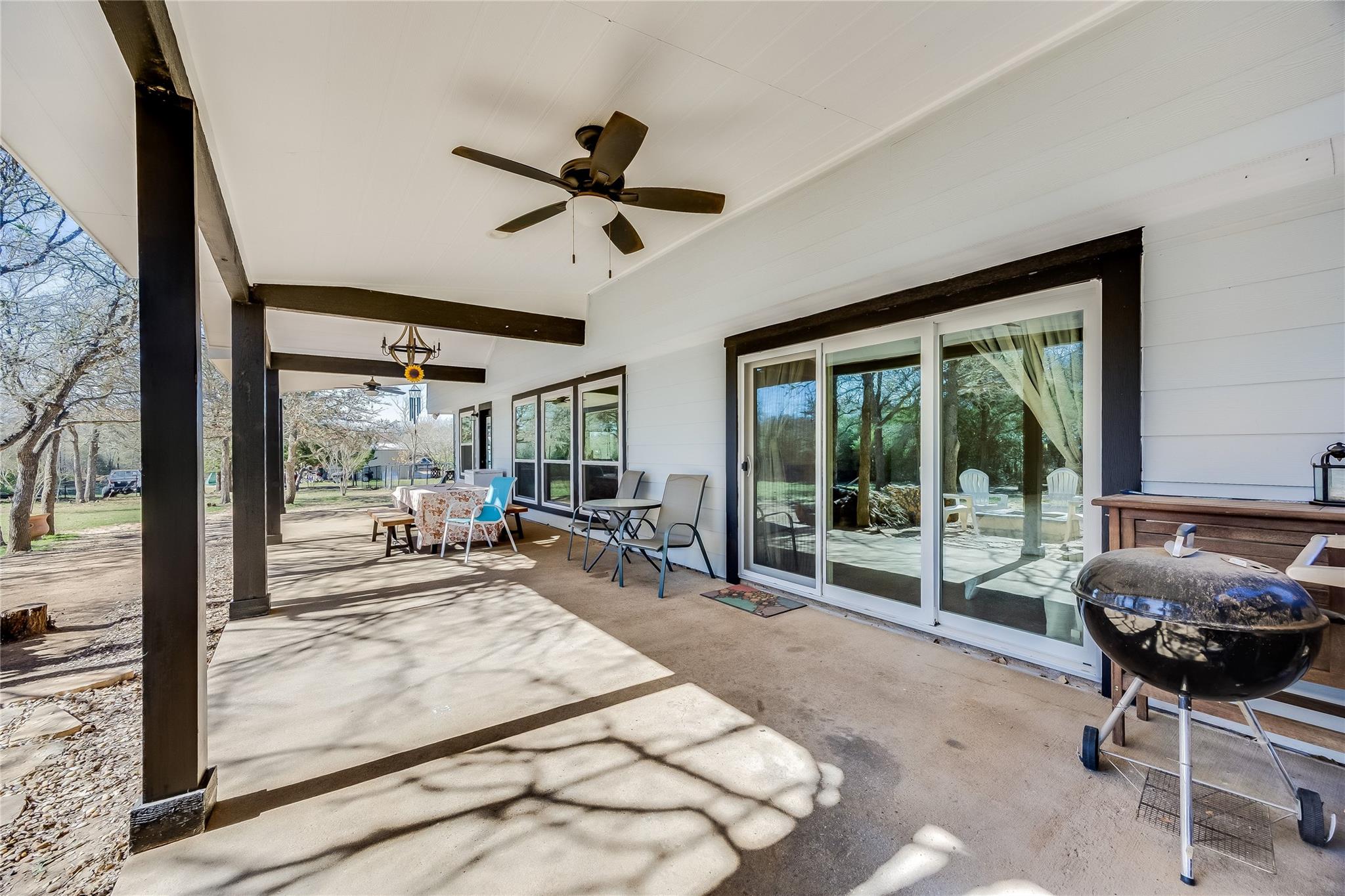 137 W Oak DR