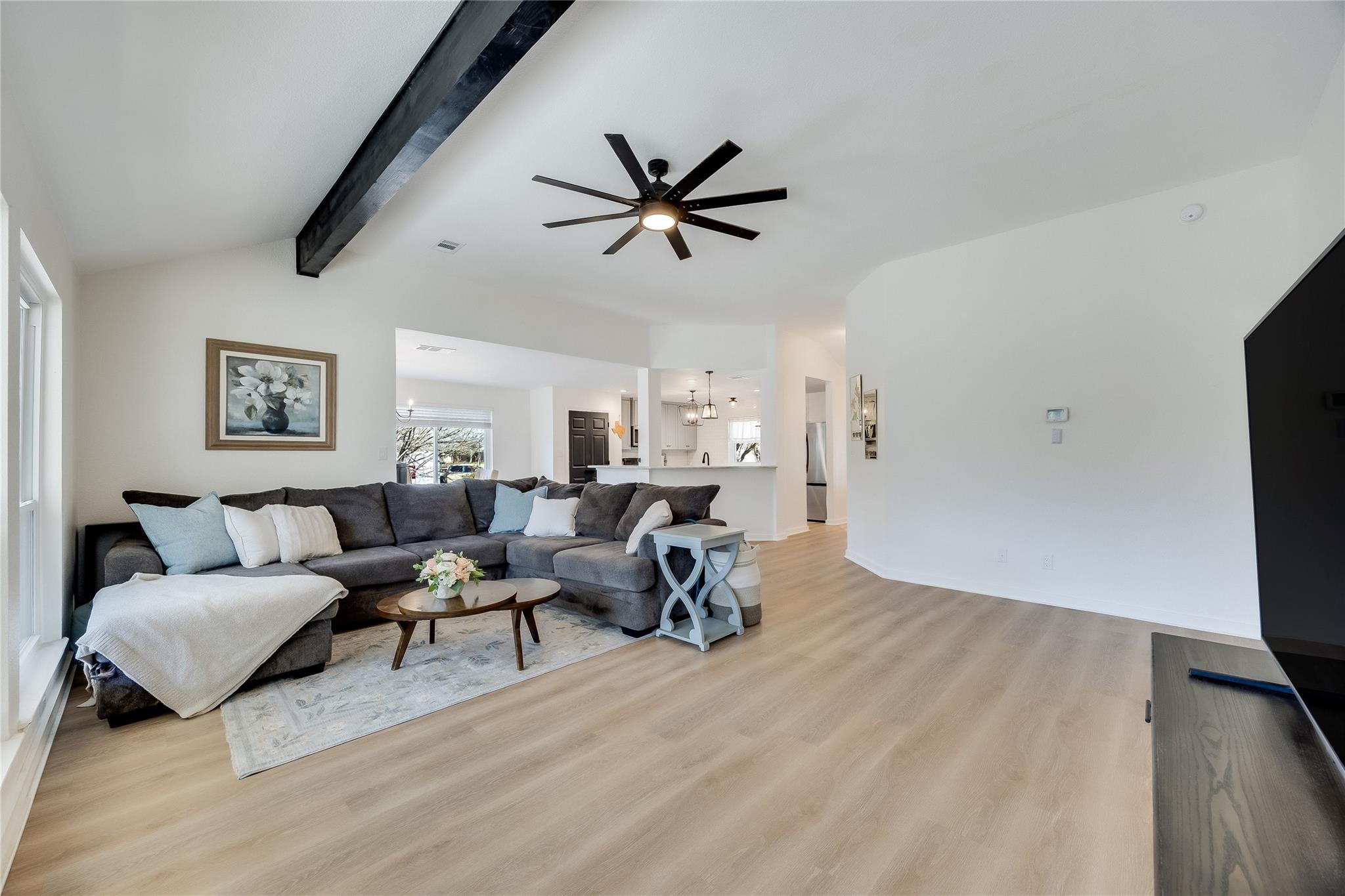 137 W Oak DR