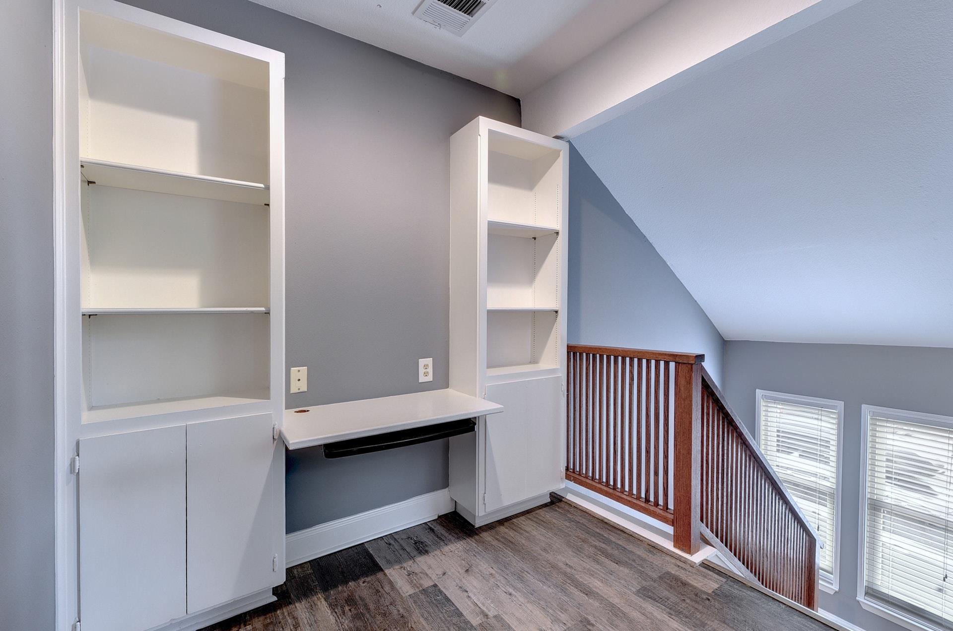 31 Marina CIR