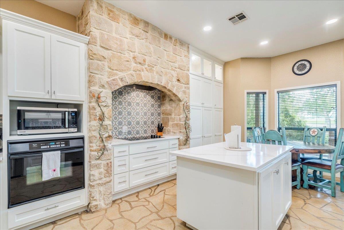 302 Guadalupe River DR