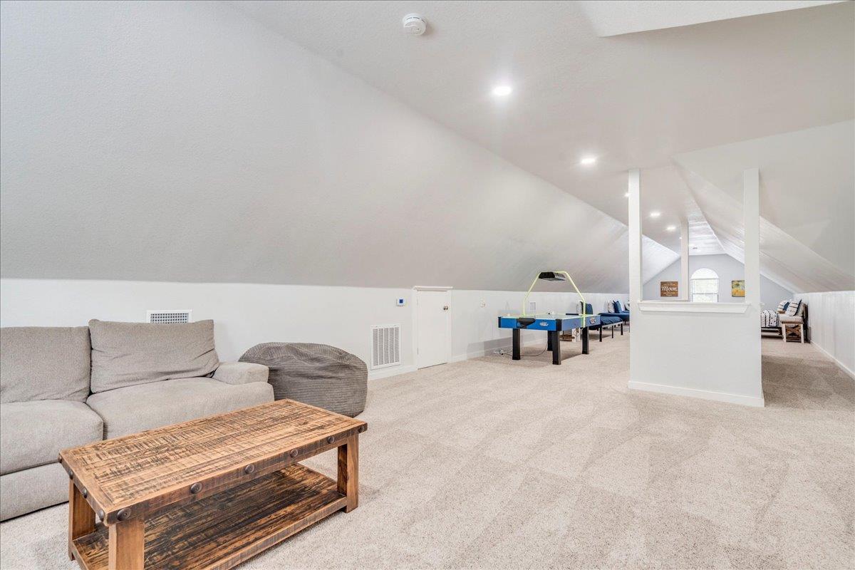 302 Guadalupe River DR