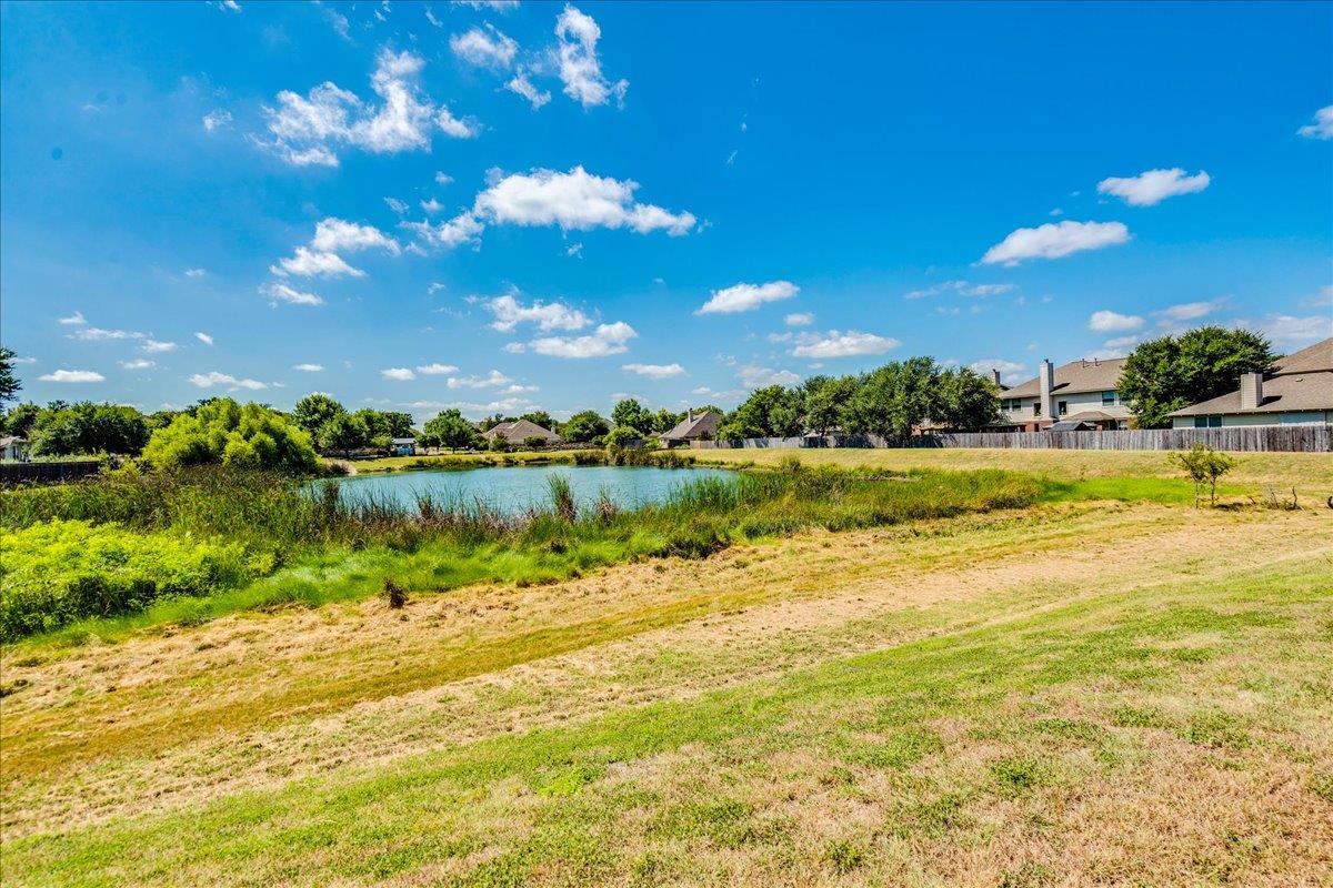 3831 Aqua LN