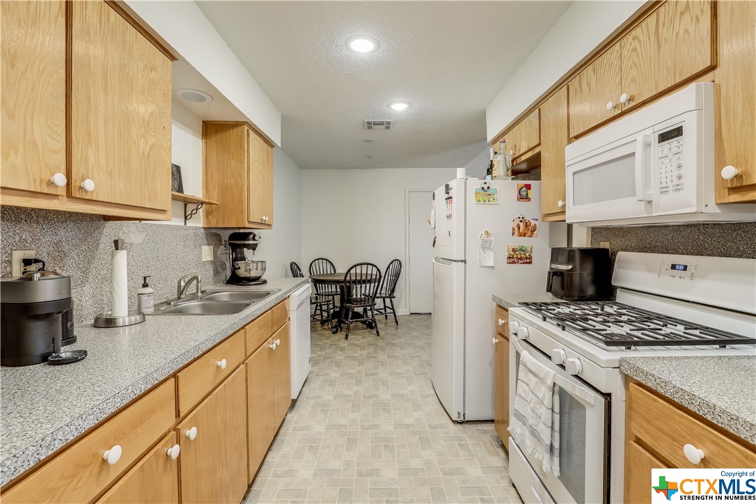 3909 Stonebridge Drive