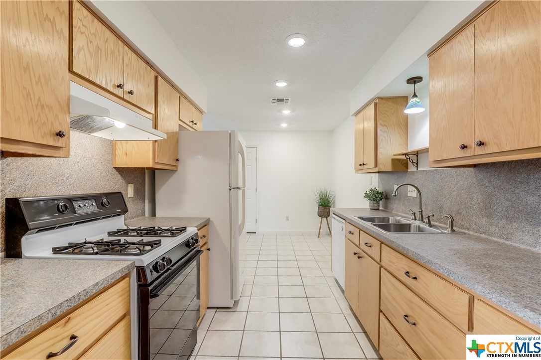 3909 Stonebridge Drive