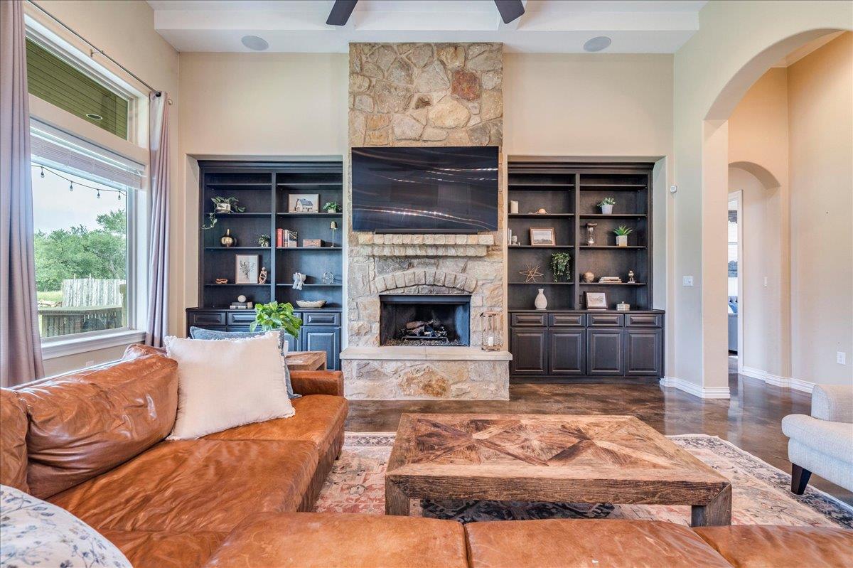 1006 Lone Star DR