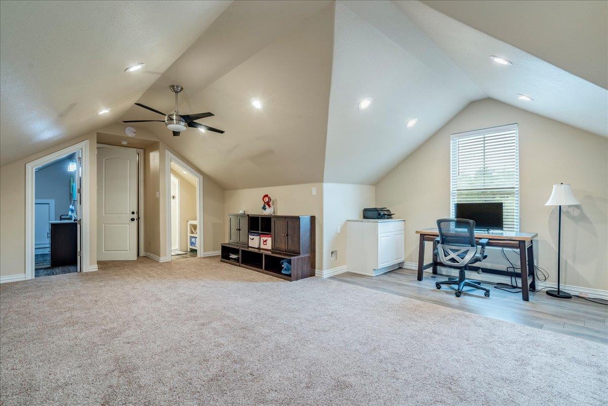 1006 Lone Star DR