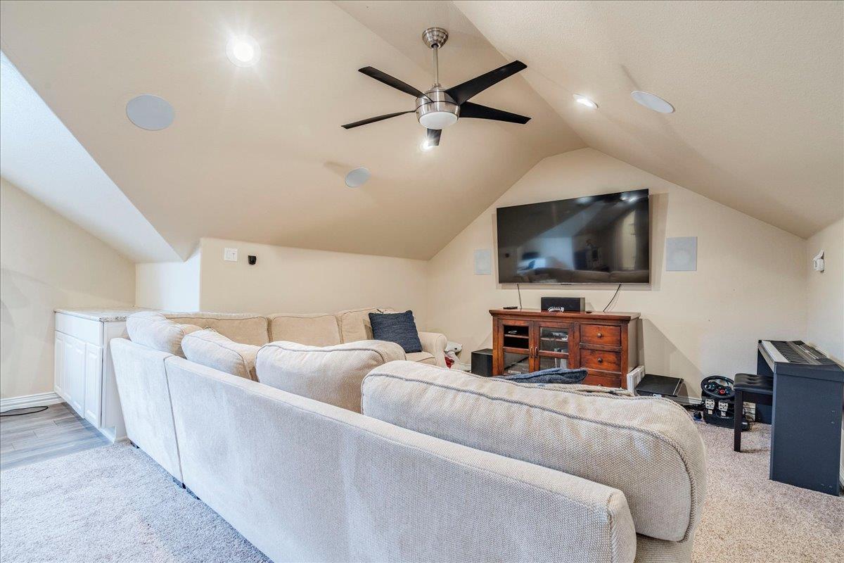 1006 Lone Star DR