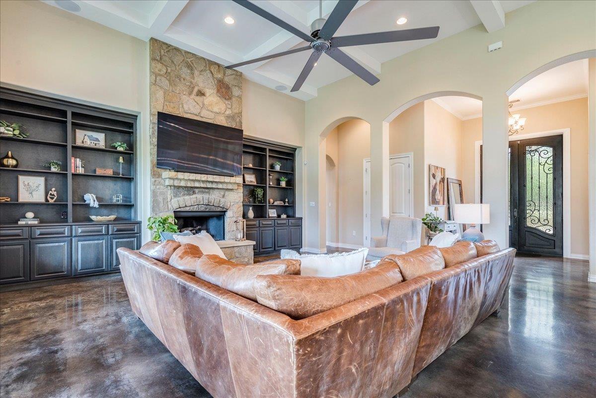 1006 Lone Star DR