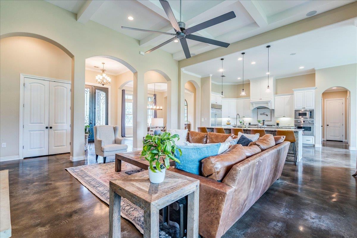 1006 Lone Star DR