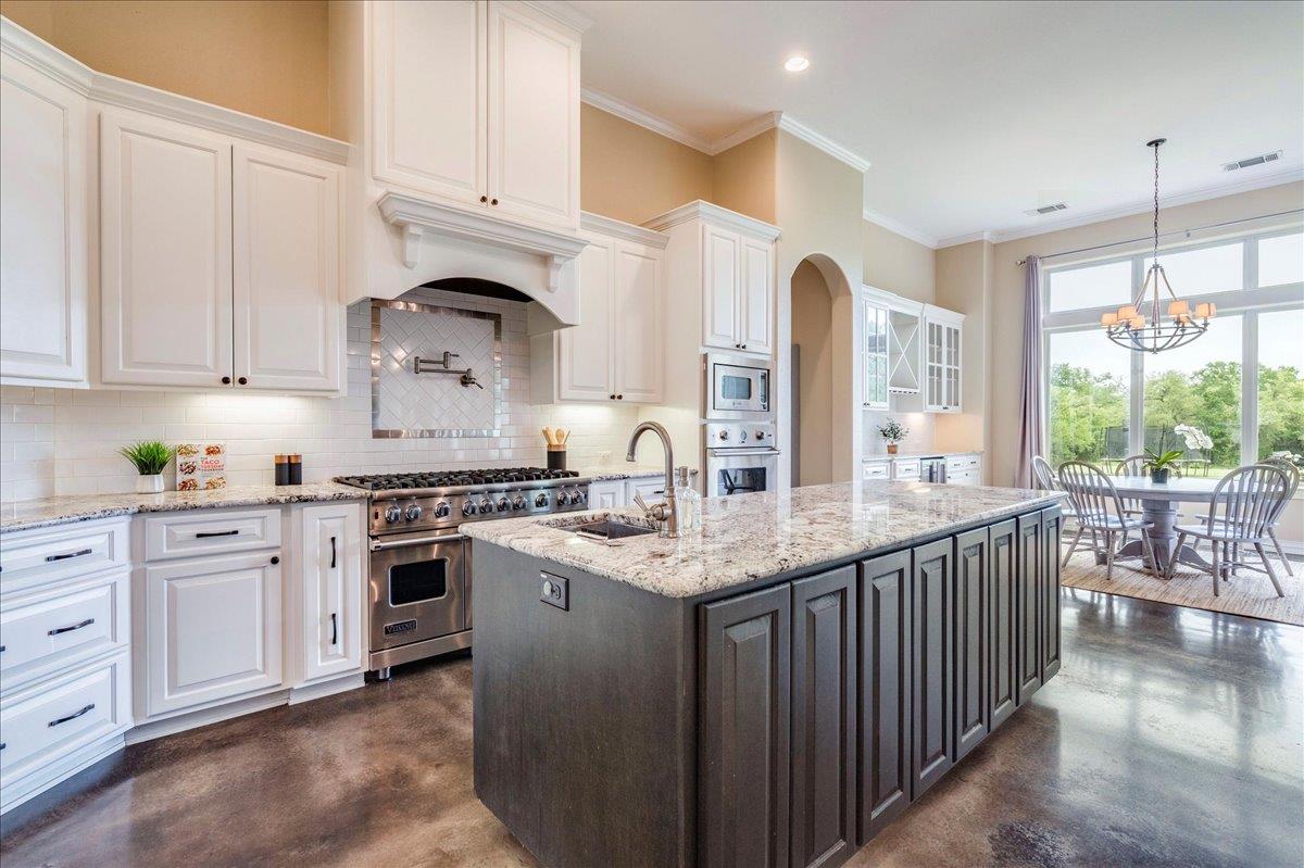 1006 Lone Star DR