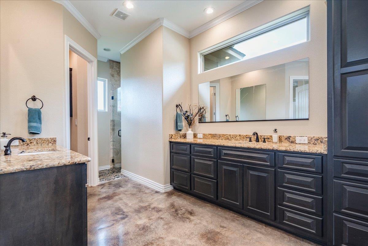 1006 Lone Star DR