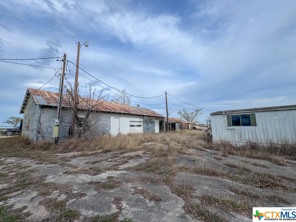 2078 E State Highway 111