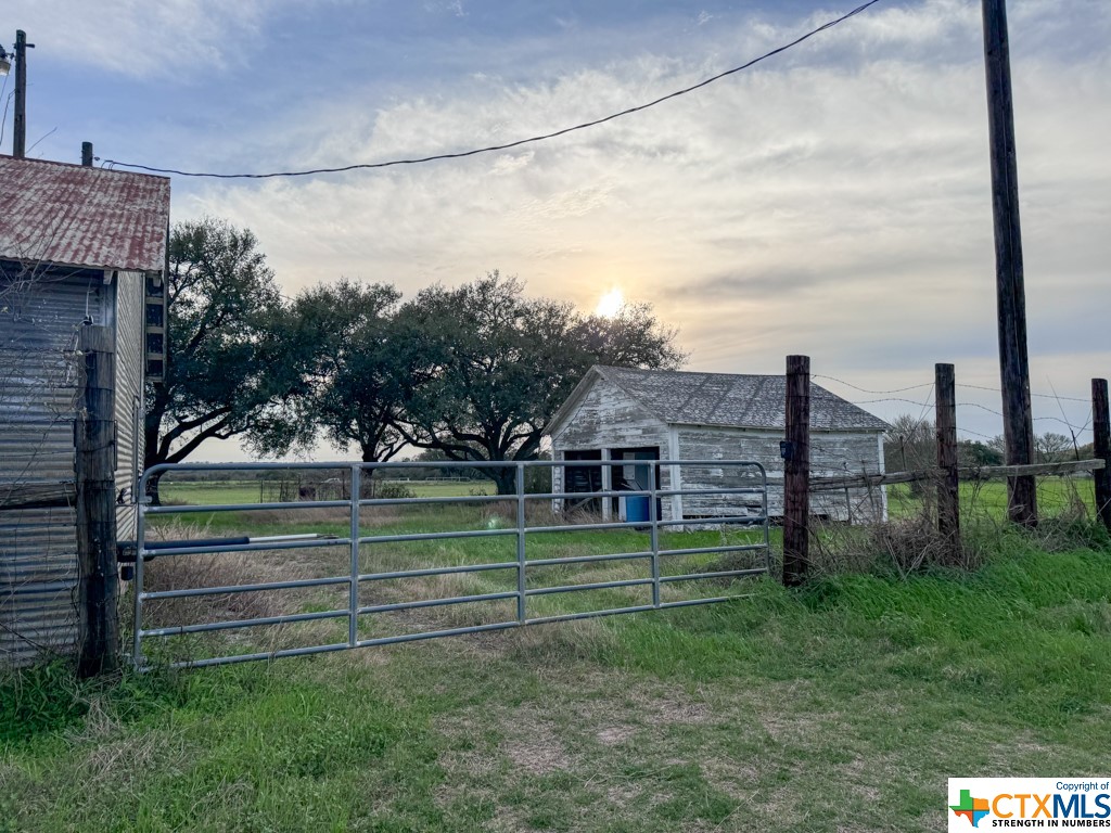 2078 E State Highway 111