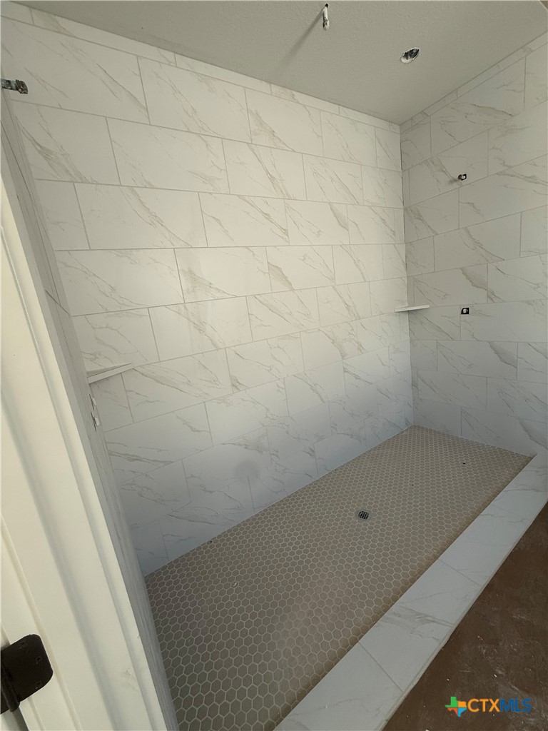 134 Basket Flower Loop