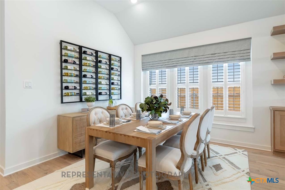 134 Basket Flower Loop