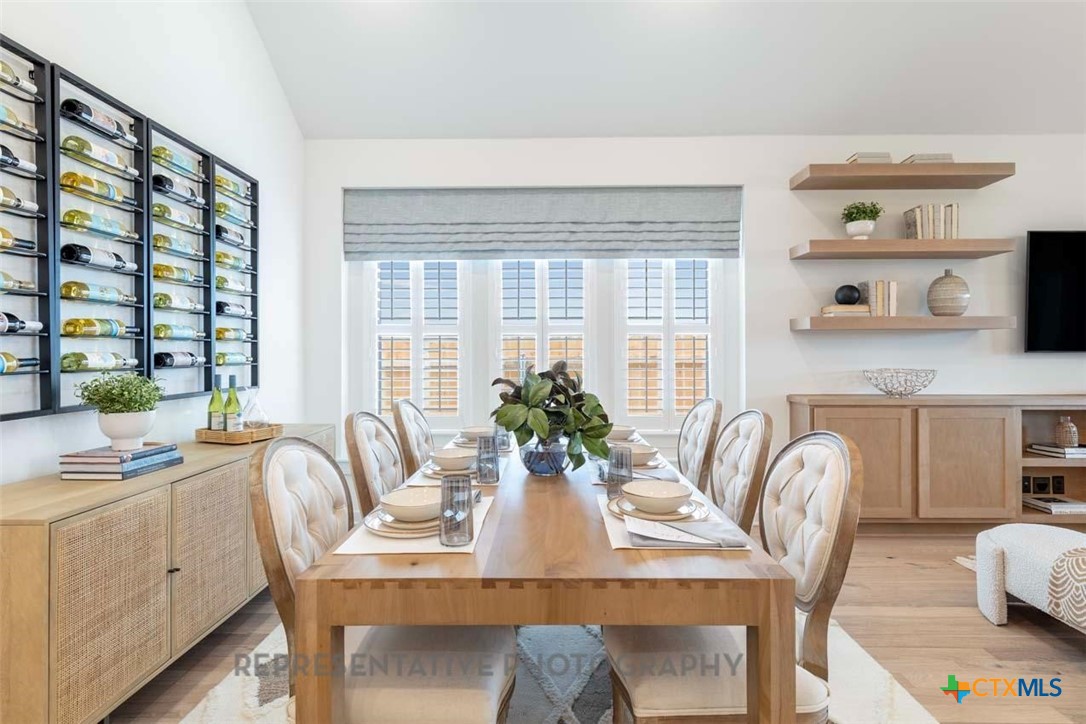 134 Basket Flower Loop