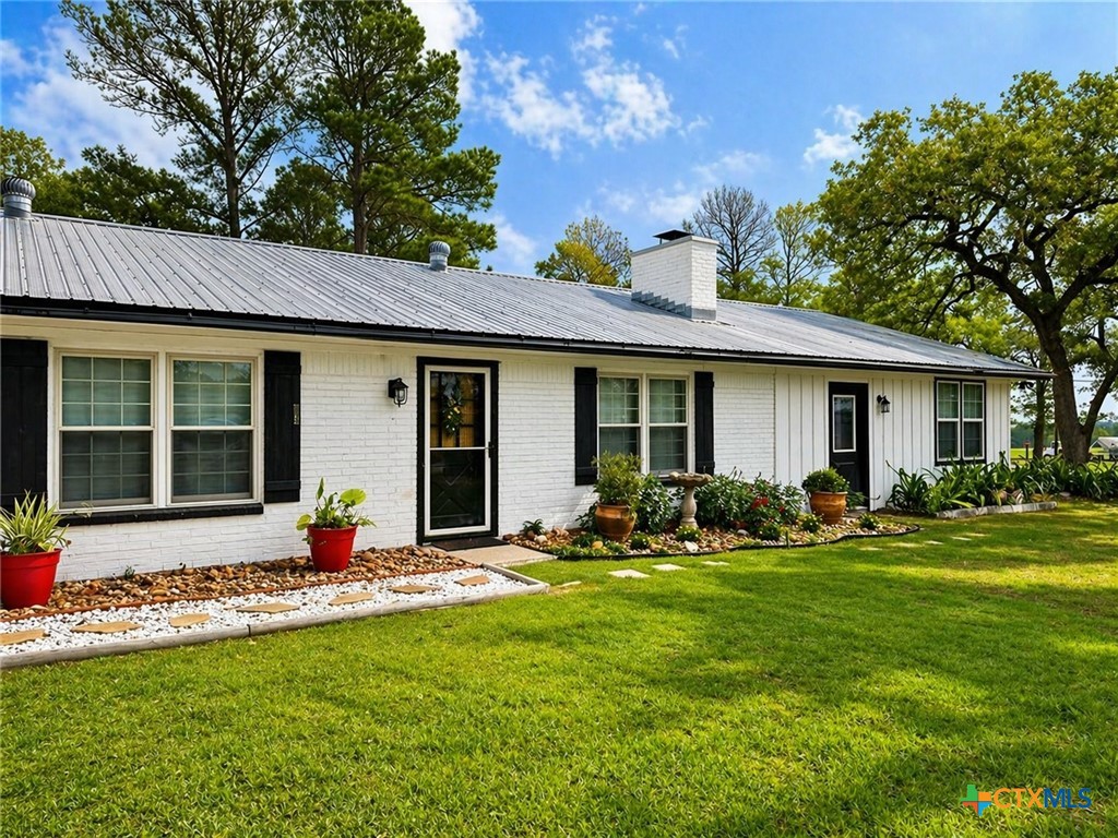 890 E Highway 21