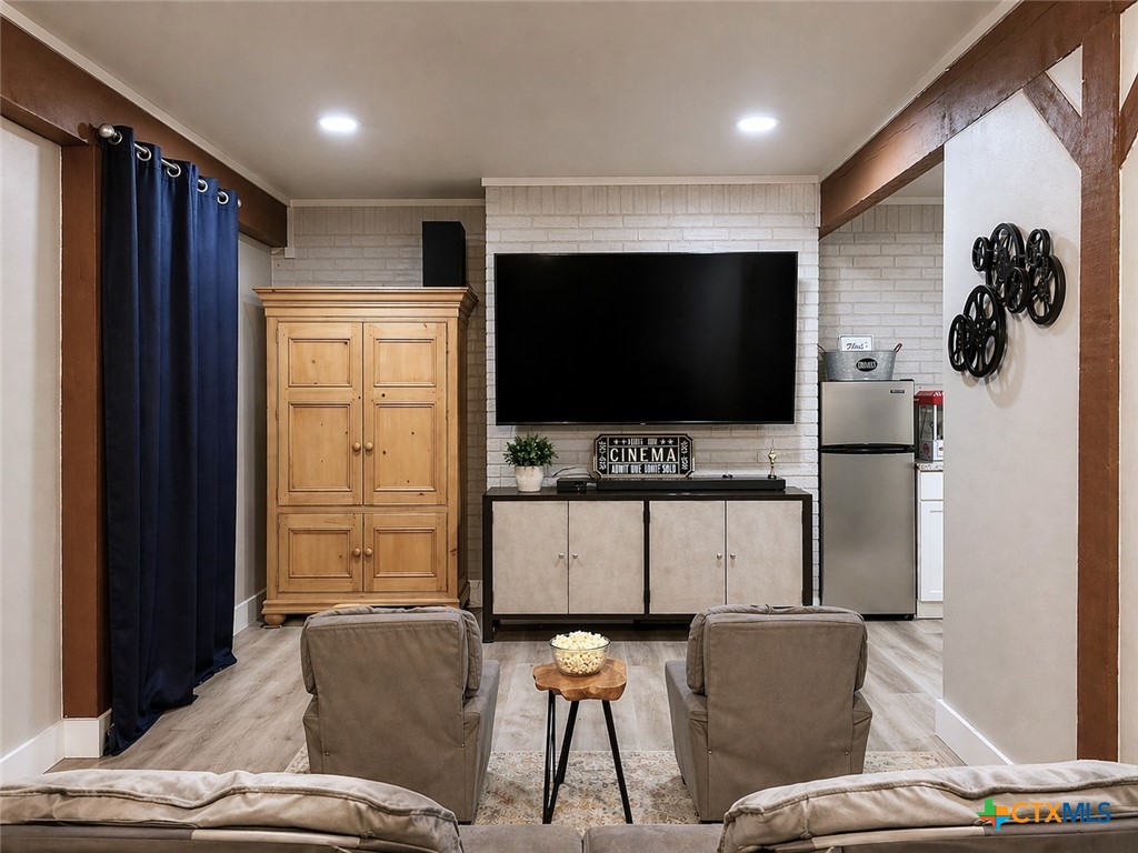890 E Highway 21