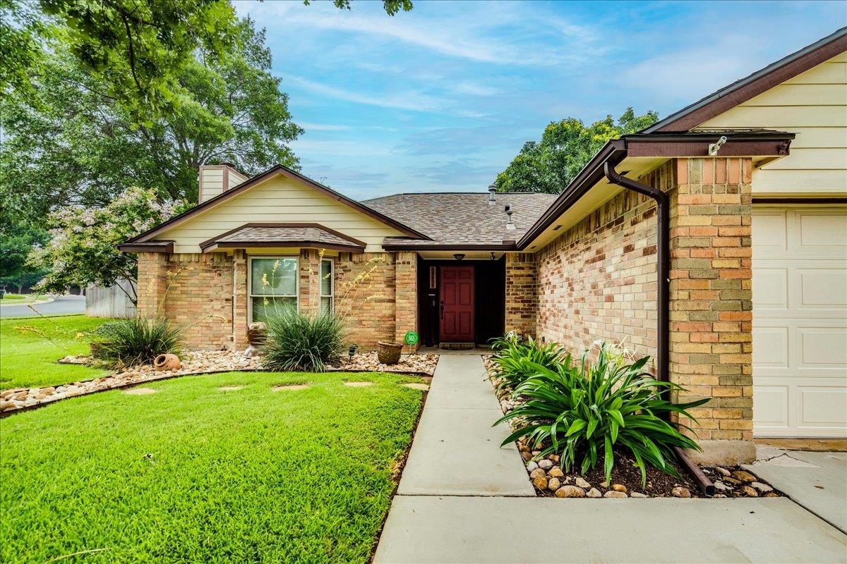 16517 Spotted Eagle DR