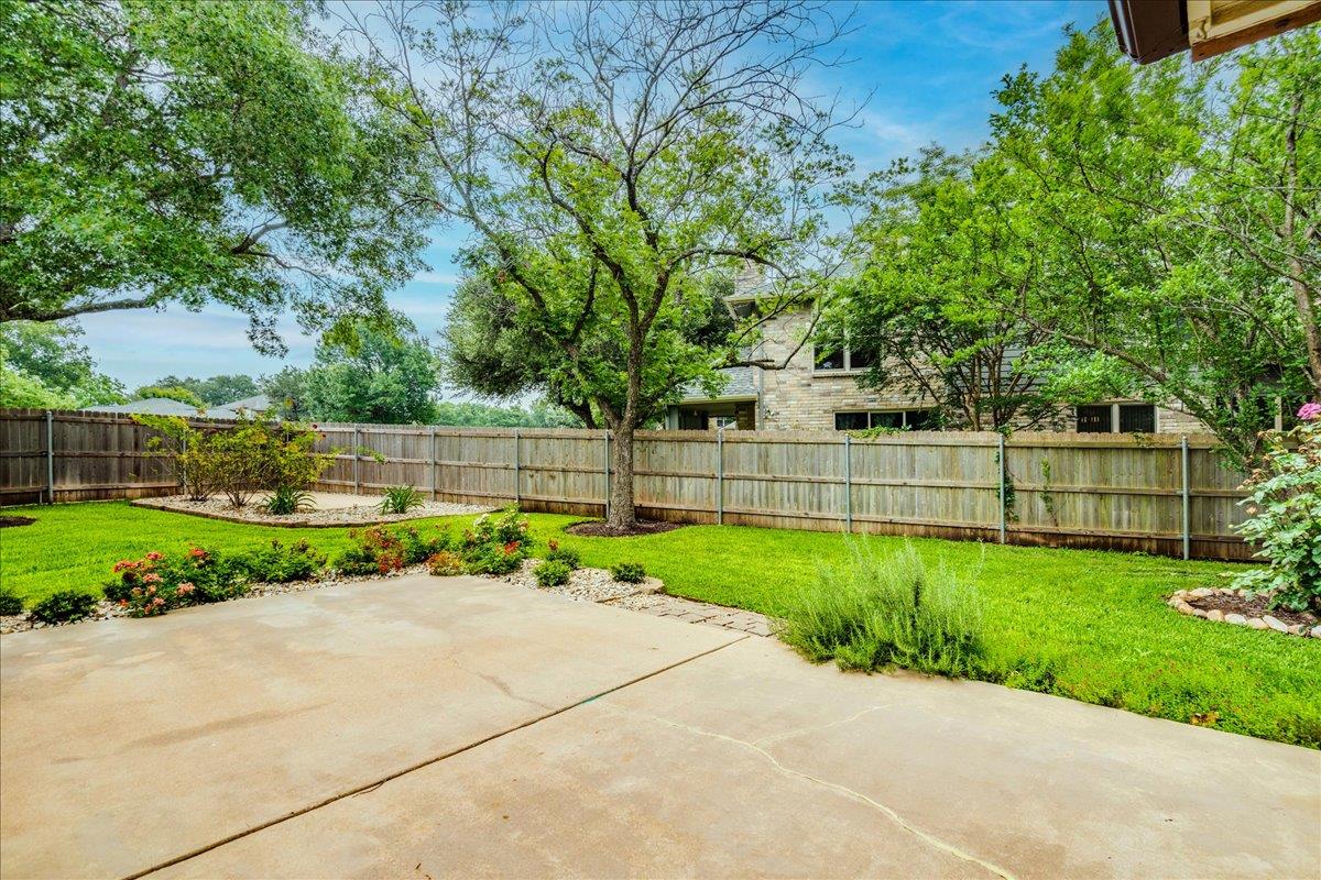 16517 Spotted Eagle DR