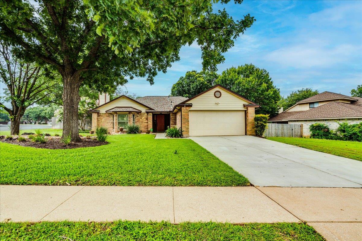 16517 Spotted Eagle DR