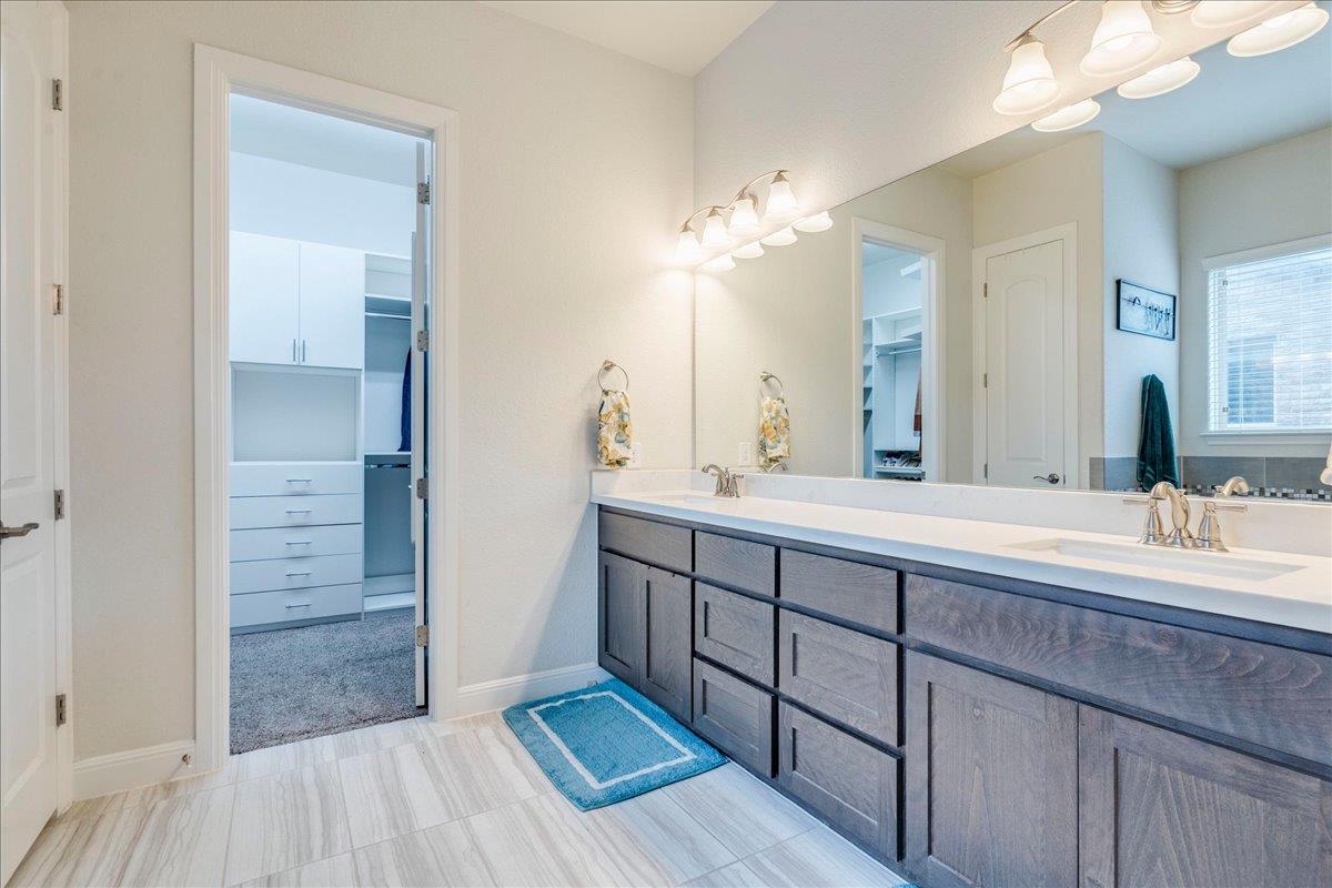 2204 Camino Alemeda LN