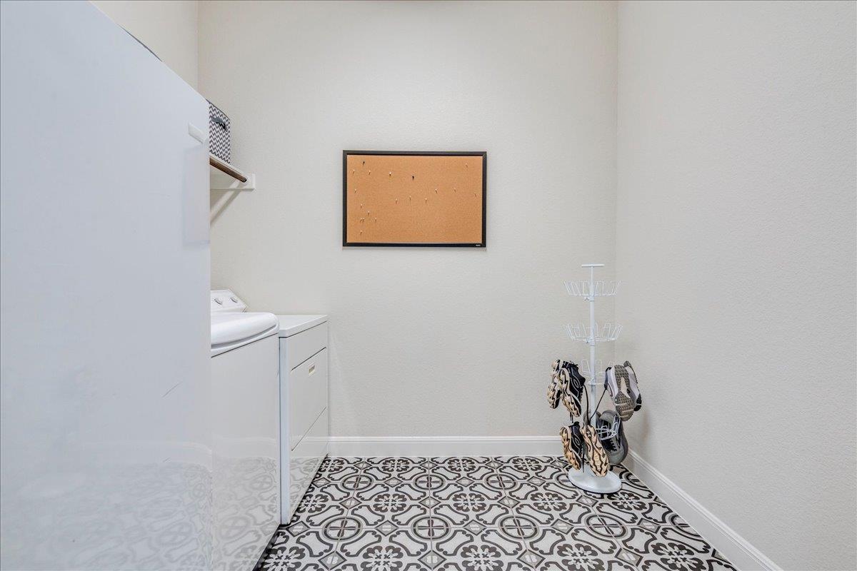 2204 Camino Alemeda LN