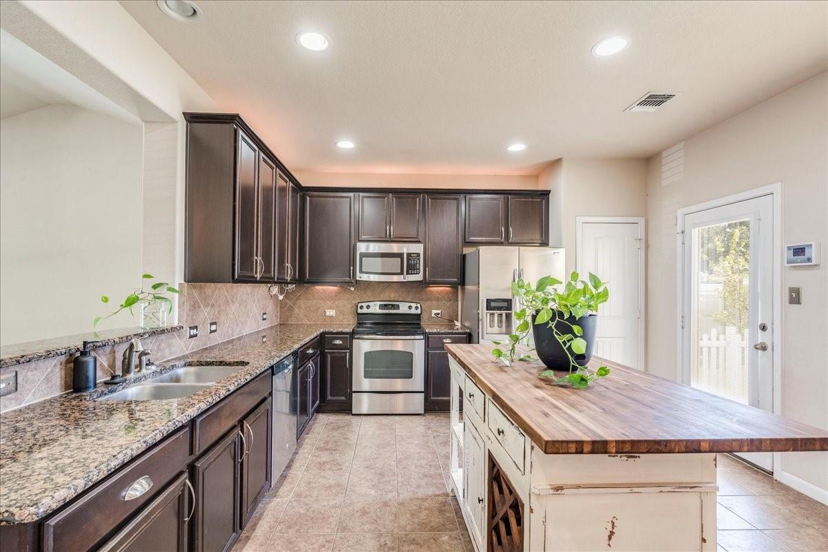 711 Heritage Springs TRL