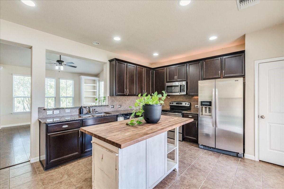 711 Heritage Springs TRL