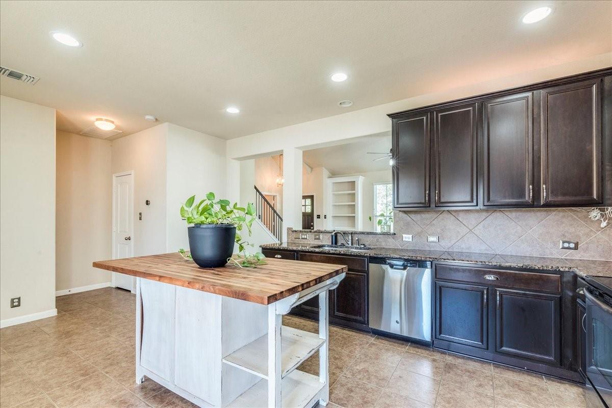 711 Heritage Springs TRL