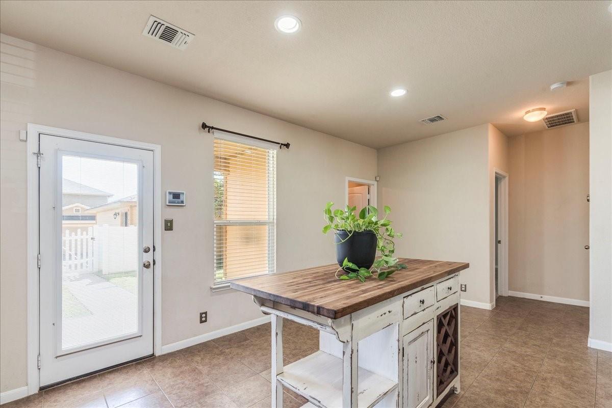 711 Heritage Springs TRL