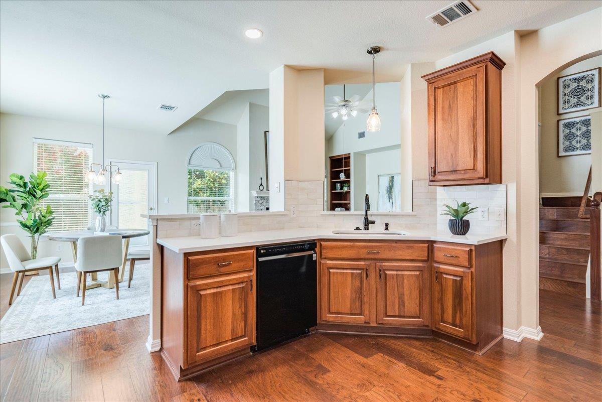 11101 Sandstone TRL