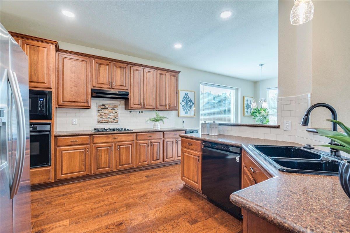 11101 Sandstone TRL