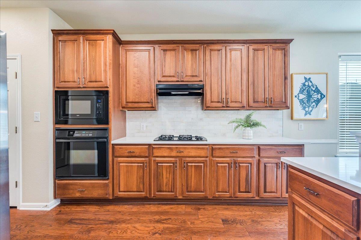 11101 Sandstone TRL