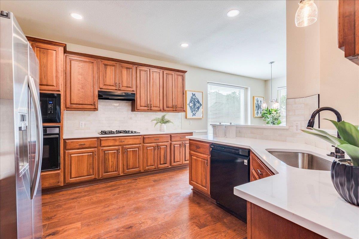 11101 Sandstone TRL