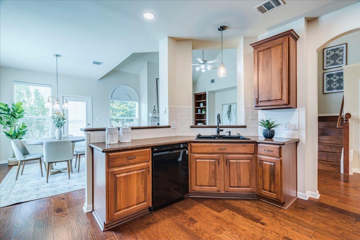 11101 Sandstone TRL