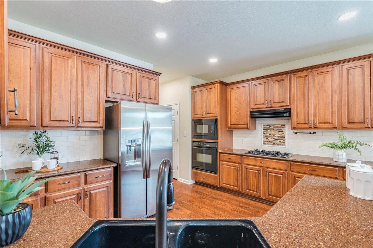 11101 Sandstone TRL
