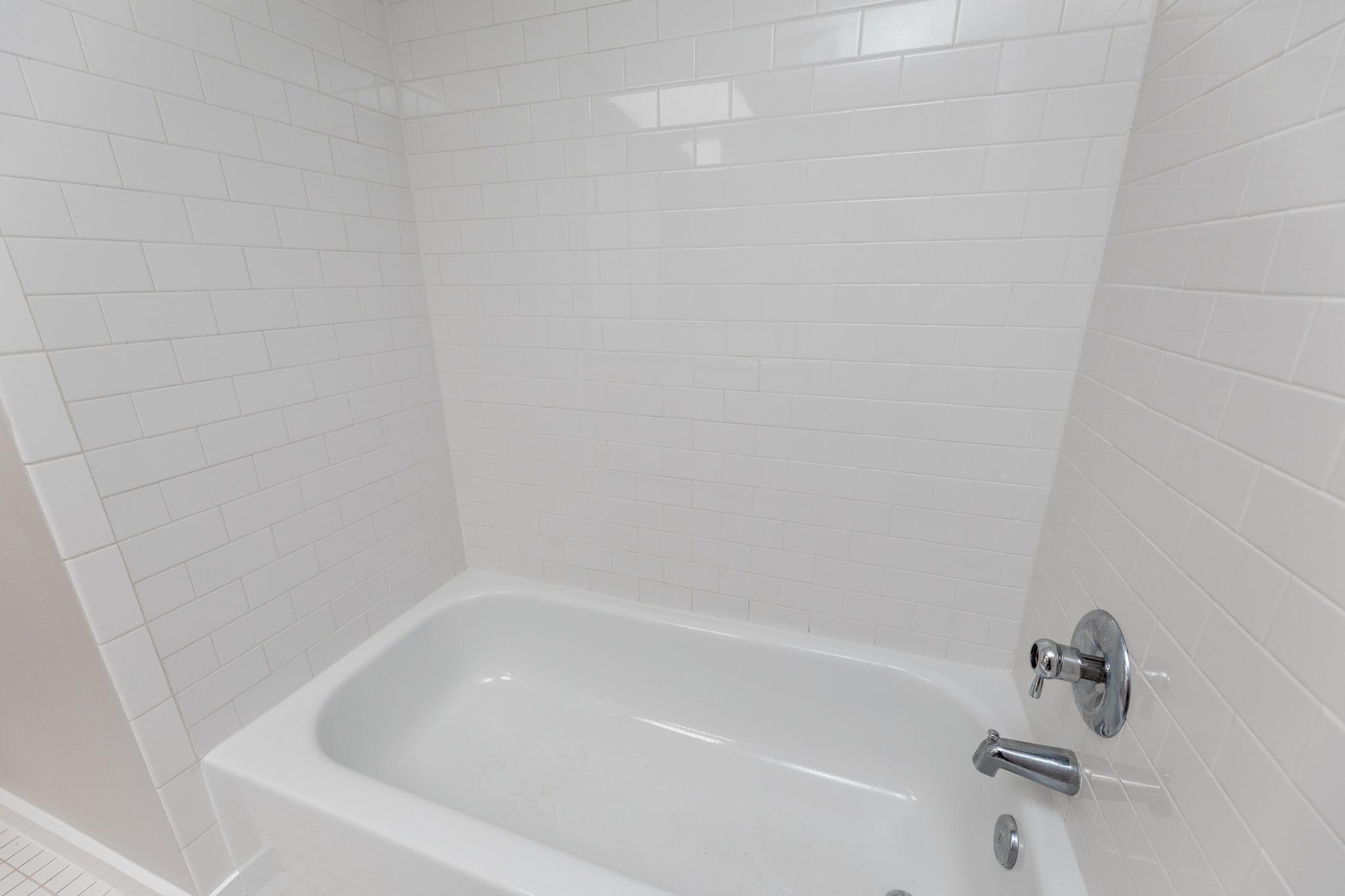 2308 Enfield RD # 204