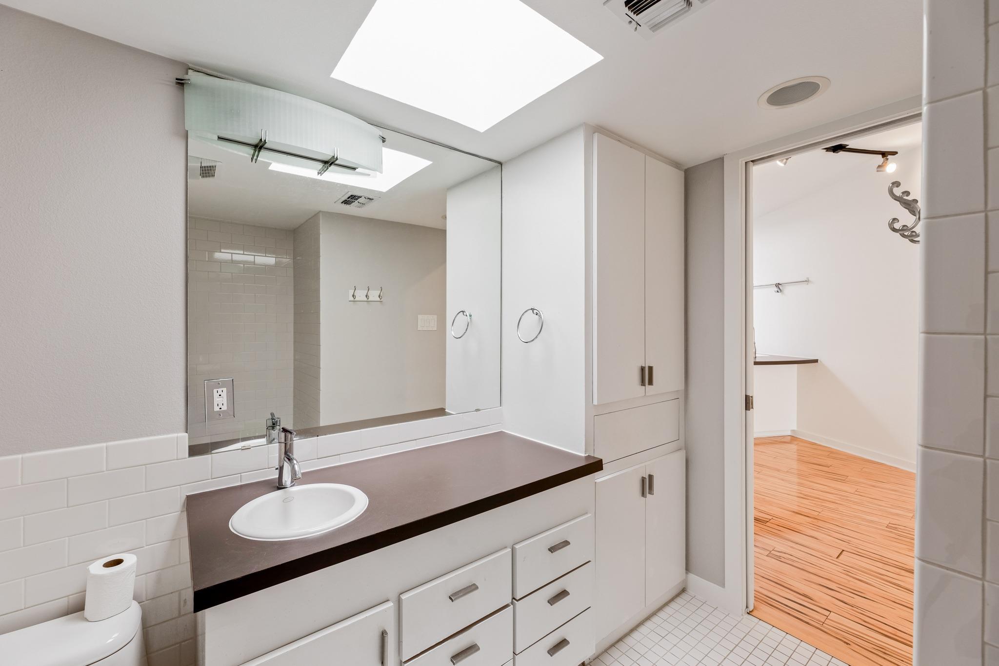 2308 Enfield RD # 204