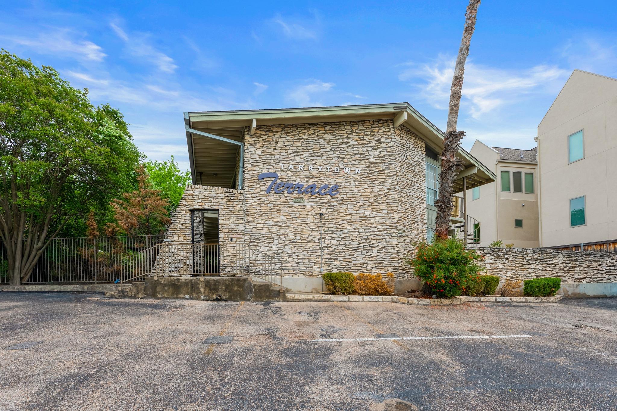 2308 Enfield RD # 204